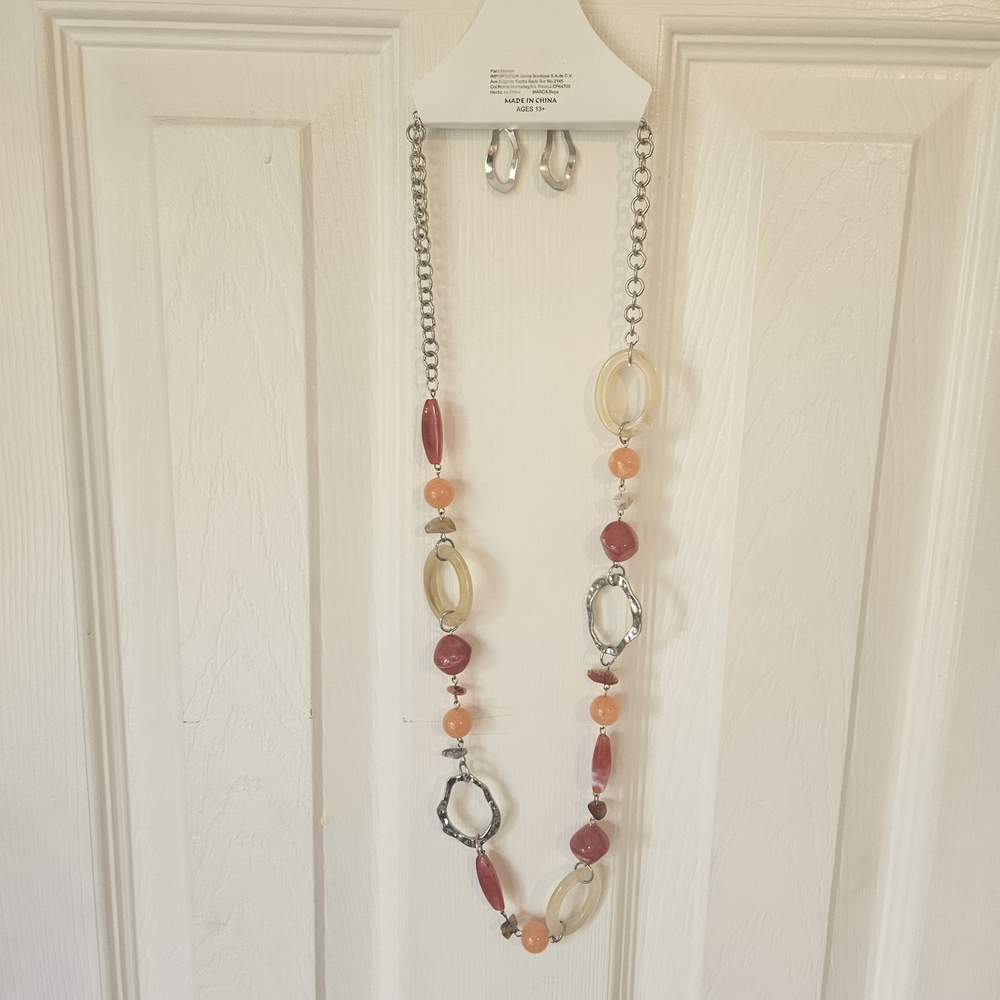 Chic Multicolor Beaded Necklace with Silver Accents